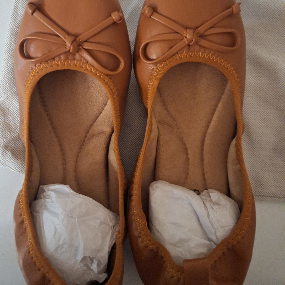 Elegant Brown Leather Flats with Bow Detail